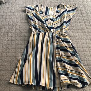 Monteau dress size large NWT